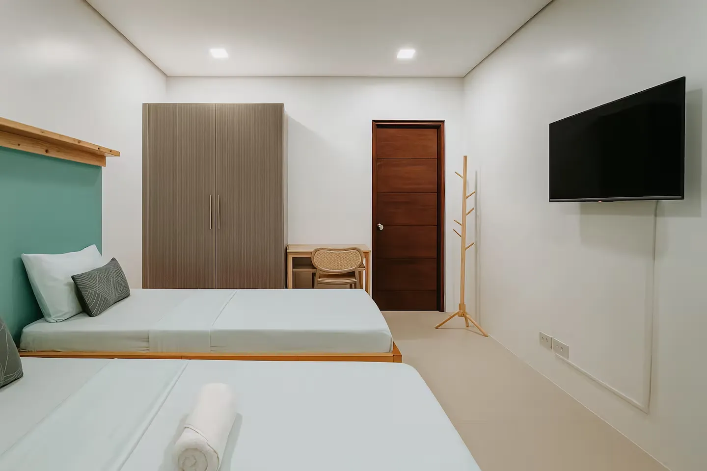 Cozy Unit w/own Bath near IT Park Hooga Home Cebu