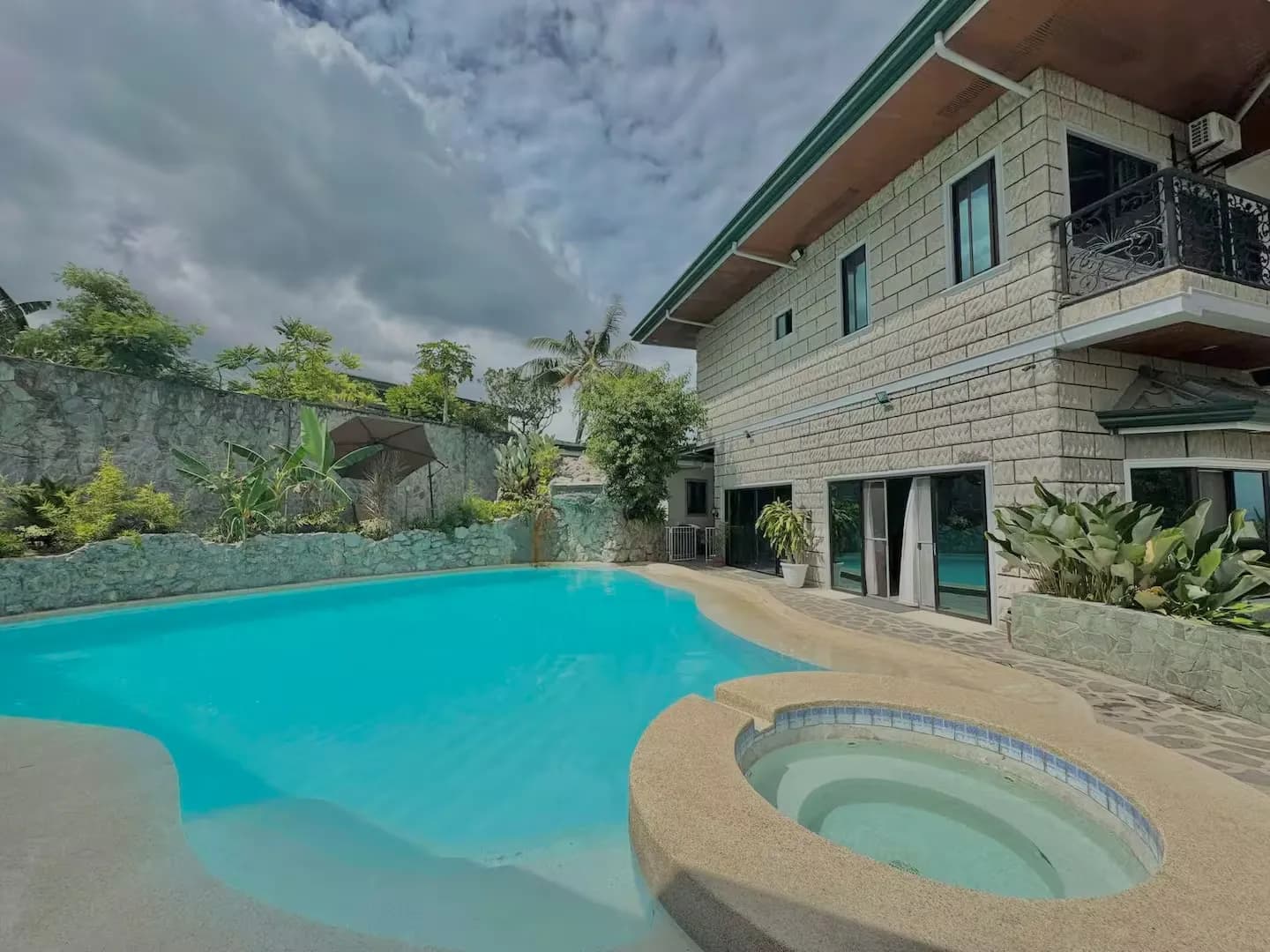 Casa Vista in Talisay, Cebu